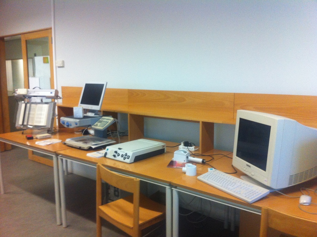 Vista Geral dos Equipamentos da Sala de Apoios Especiais à Leitura